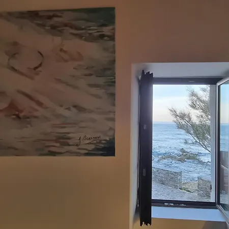 Maison De Pecheur Les Pieds Dans L'eau * Ersa