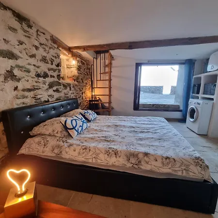 Holiday home Maison De Pecheur Les Pieds Dans L'eau Ersa